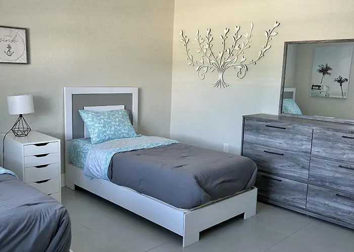 Close To Everything! Perfect Basecamp For Wpb